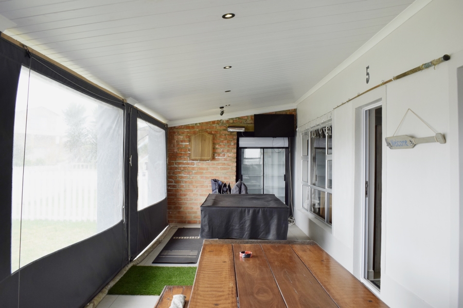 5 Bedroom Property for Sale in Struisbaai Western Cape